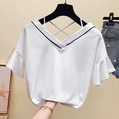 Stílusos női póló fehér és fekete pántokkal