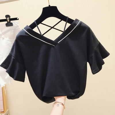 Stílusos női póló fehér és fekete pántokkal