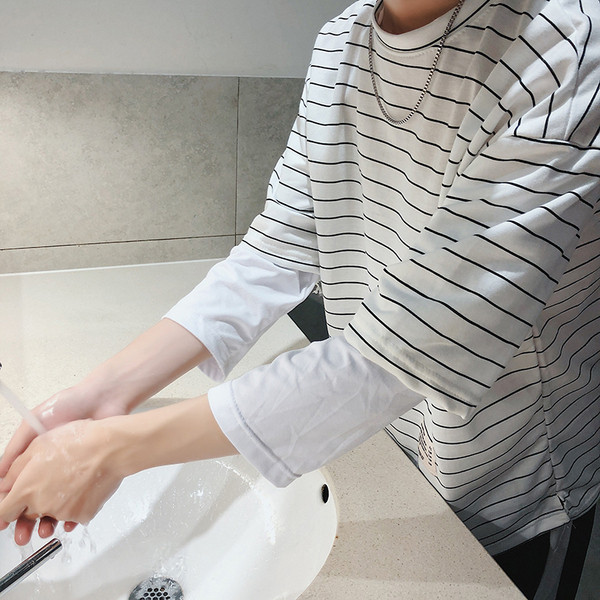 Férfi csíkos blúz, hosszú ujjú fehér és fekete színben