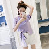 Aszimmetrikus női póló nyakkendővel több színben