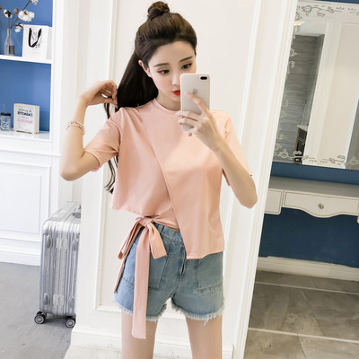 Aszimmetrikus női póló nyakkendővel több színben