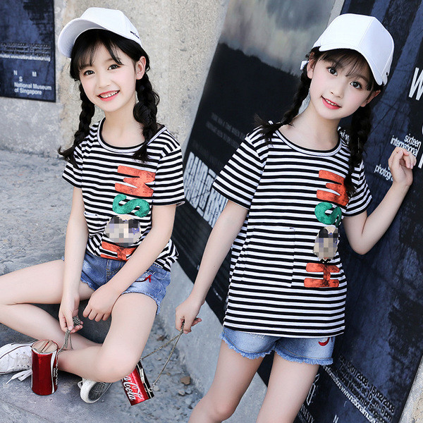 Bluză modernă pentru copii în dungi cu inscripție pentru fete