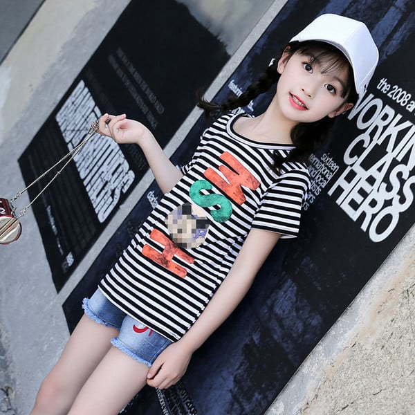 Bluză modernă pentru copii în dungi cu inscripție pentru fete