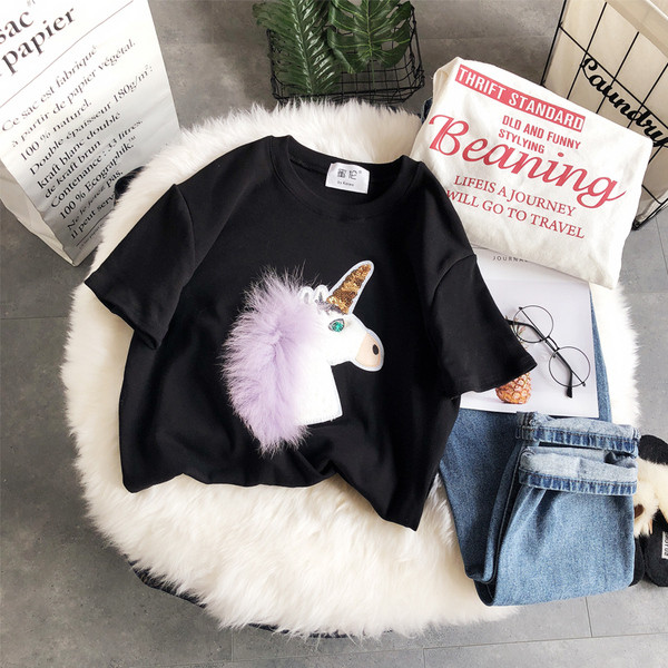 Új modell női póló 3D elemmel fekete-fehérben