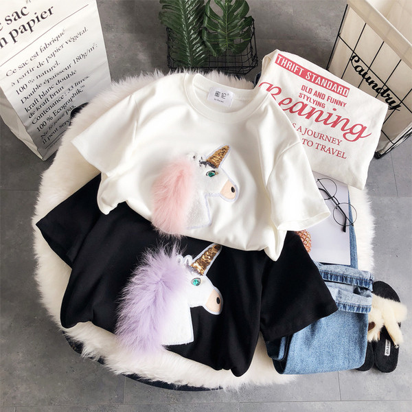 Új modell női póló 3D elemmel fekete-fehérben