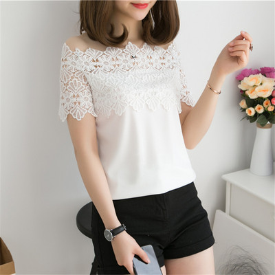 Stílusos női póló fekete-fehér csipkével