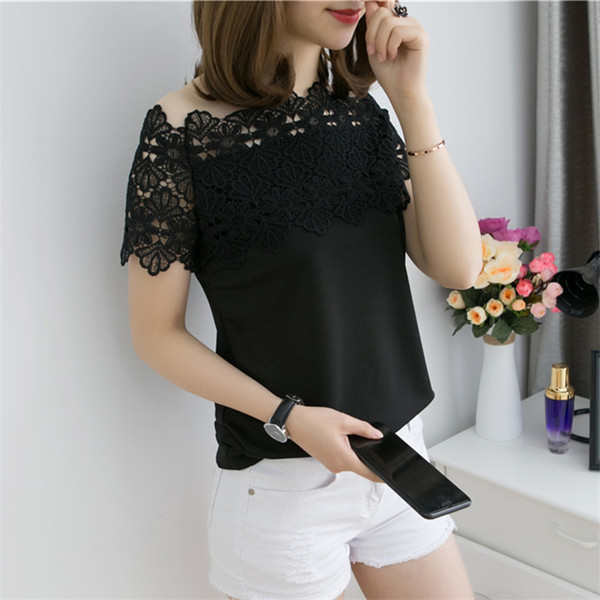 Stílusos női póló fekete-fehér csipkével