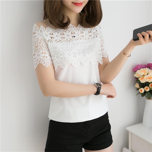 Stílusos női póló fekete-fehér csipkével