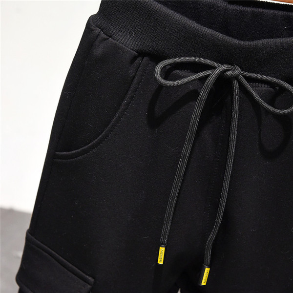 Alkalmi gyereknadrág fiúknak fekete színben