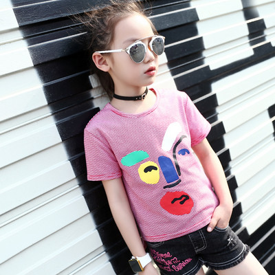 Gyermek csíkos blúz lányoknak, rövid ujjal és mintával