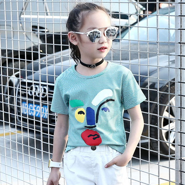 Gyermek csíkos blúz lányoknak, rövid ujjal és mintával