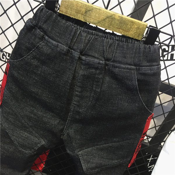 Blugi moderni pentru copii pentru baieti cu buzunare si inscriptii