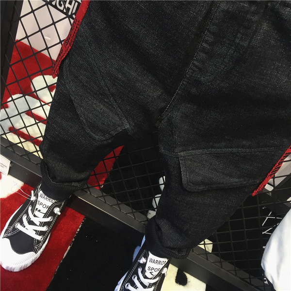 Blugi moderni pentru copii pentru baieti cu buzunare si inscriptii