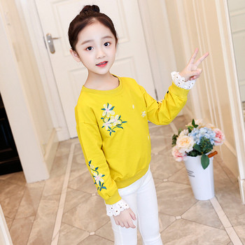Модерна детска блуза в розов и жълт цвят с дълъг ръкав и бродерия