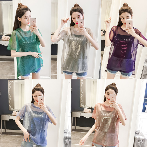 Διαφανές γυναικείο μπλουζάκι σε φαρδύ σχέδιο σε διάφορα χρώματα