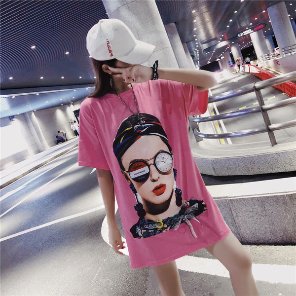 Καθημερινή γυναικεία μπλούζα με πολύχρωμες εφαρμογές - μακρύ μοντέλο σε διάφορα χρώματα