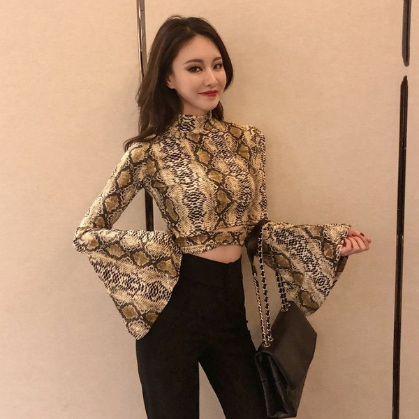 Modern női blúz jobb és lótusz ujjú