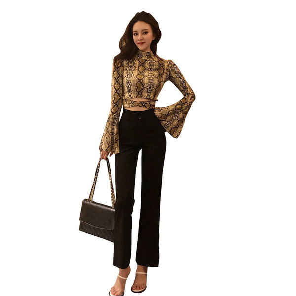 Modern női blúz jobb és lótusz ujjú