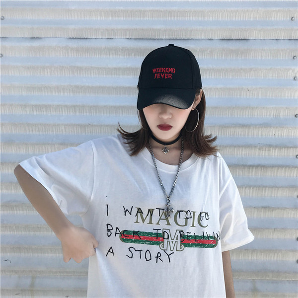 Alkalmi női póló fehér színű felirattal - hosszú modell