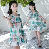 Gyerekruha lányoknak fehér színben, virágos motívumokkal