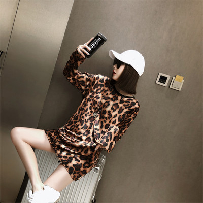 Modern női póló O-nyakú és színes rátéttel