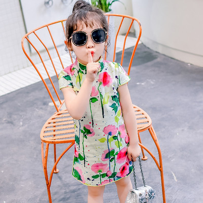 Modern gyerekruha virágos motívumokkal több színben, hasítékkal