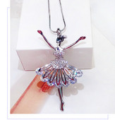 Stílusos női nyaklánc díszkövekkel, két színben