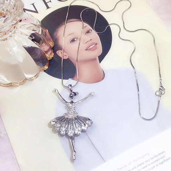 Stílusos női nyaklánc díszkövekkel, két színben