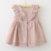 Stílusos gyerekruha modell gombokkal