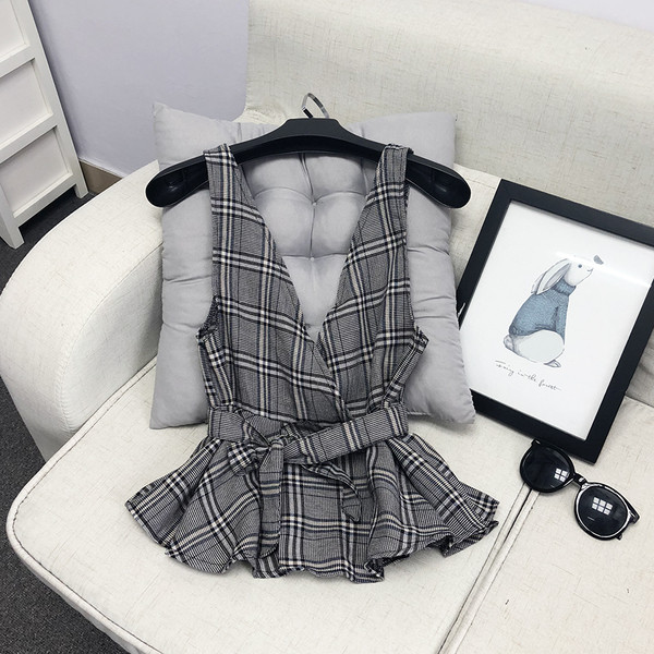 Maieu de damă în carouri cu decolteu în V în mai multe culori