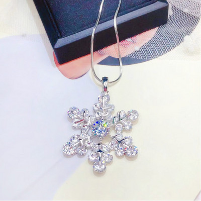 Női nyaklánc medállal és díszkövekkel két színben