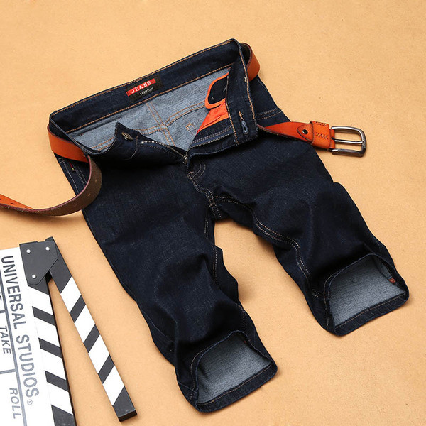 Sötét színű férfi rövidnadrág