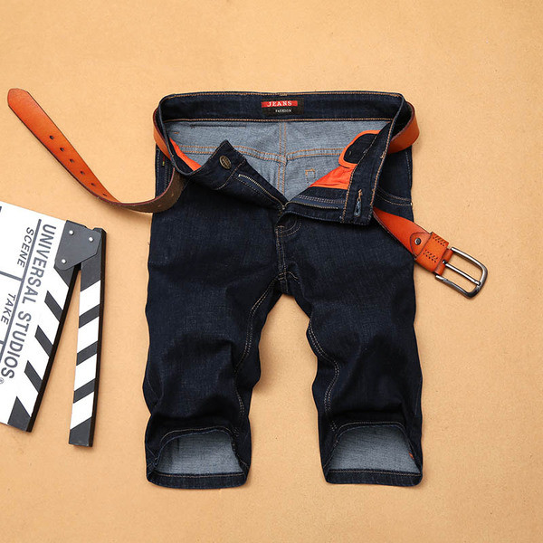 Sötét színű férfi rövidnadrág