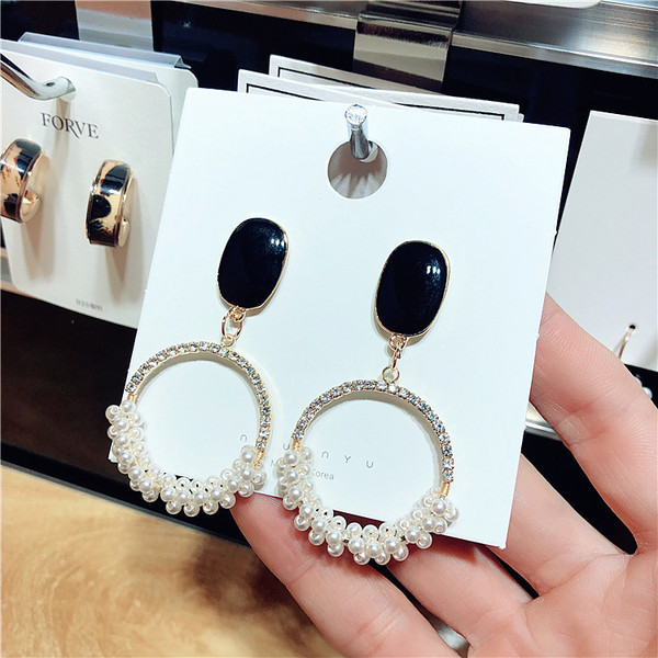 Cercei de damă cu pietre decorative și perle - două culori