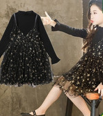 Modern gyerekruha fekete színben, hosszú ujjal és tüllrel