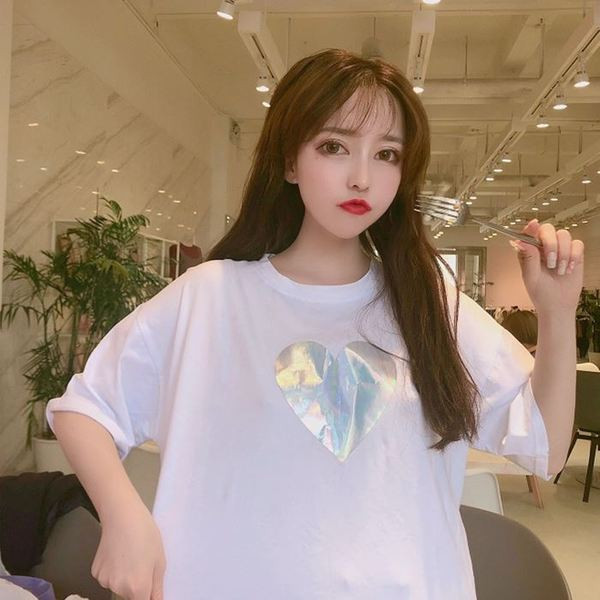 Lezser női póló szíves rátéttel, két színben