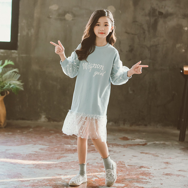 Modern gyerekruha lányoknak két színben, csipkével