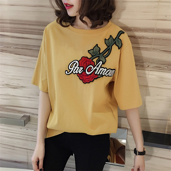 Tavaszi női póló színes hímzéssel, három színben