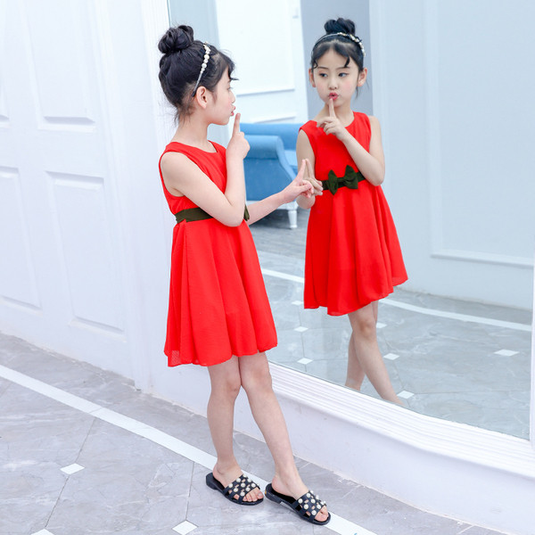 Modern gyerekruha lányoknak három színben és szalaggal