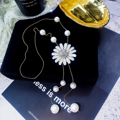 Colier lung de dama cu pietre decorative si perle