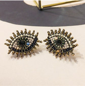 Modern női fülbevaló díszítő kövekkel és gyöngyökkel - két színben