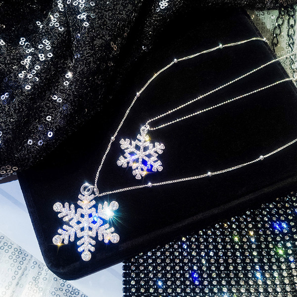 Γυναικείο κολιέ με ασήμι χρώμα με μενταγιόν