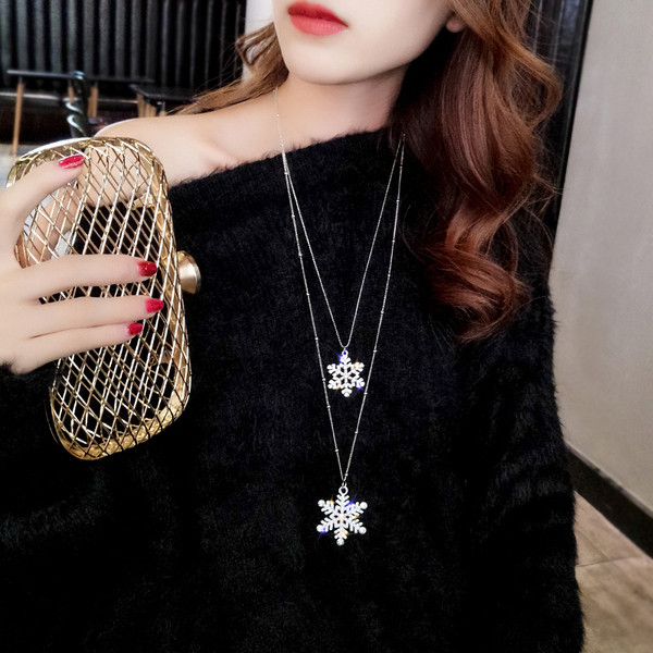 Γυναικείο κολιέ με ασήμι χρώμα με μενταγιόν