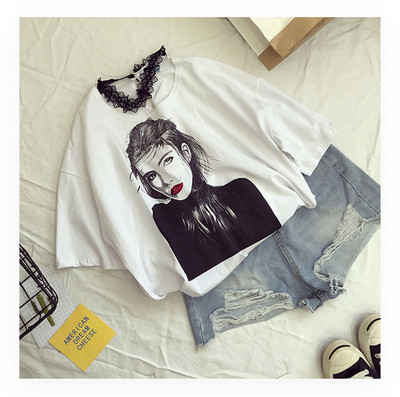 Tricou de damă elegant cu aplicație colorată și element de dantelă în mai multe culori