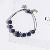 Női mindennapi karkötő gyöngyökkel és medálokkal, két színben