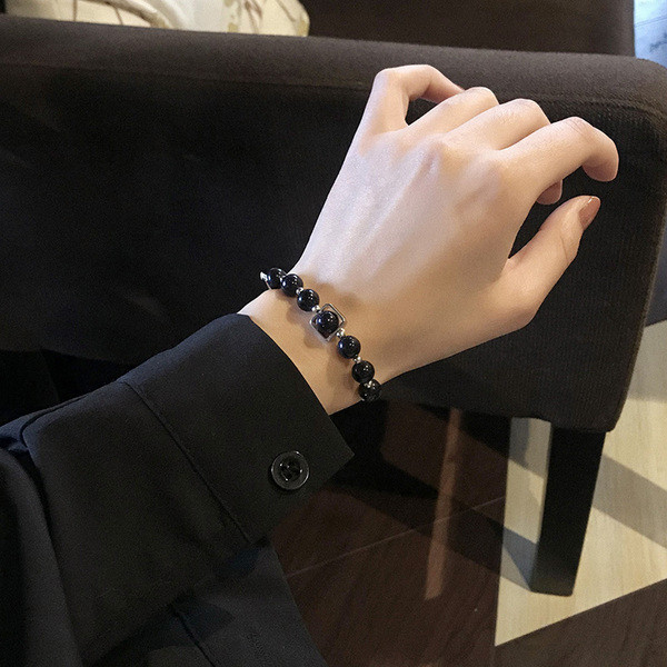 Női mindennapi karkötő gyöngyökkel és medálokkal, két színben