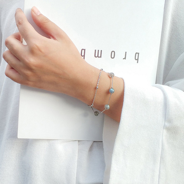 Női mindennapi karkötő ezüst színben gyöngyökkel