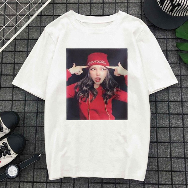 Γυναικείο μπλουζάκι  σε λευκό χρώμα