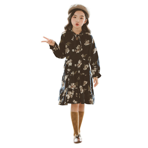 Elegáns gyerekruha lányoknak virágos motívumokkal