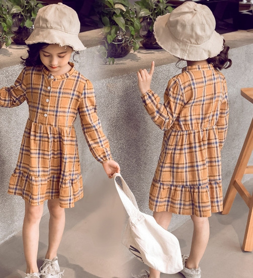 Stílusos, gombos, kockás gyerekruha lányoknak